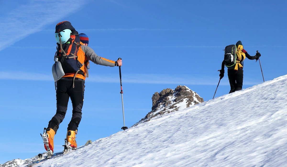 Choosing a reliable head torch for early starts