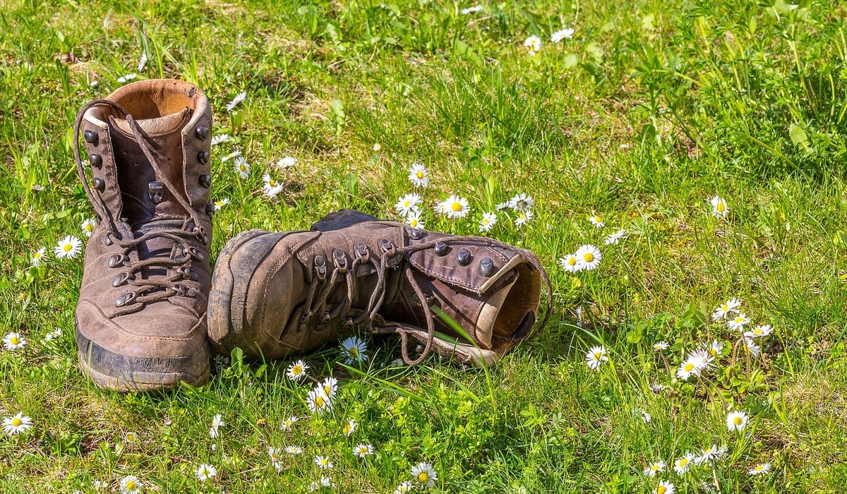 Navigating rights of way across open access land